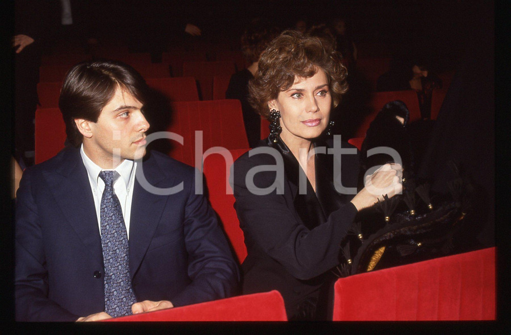 Fotografia d epoca originale 35mm vintage slide 1995 ca CANNES Corinne CLERY al Festival del Cinema 1 1