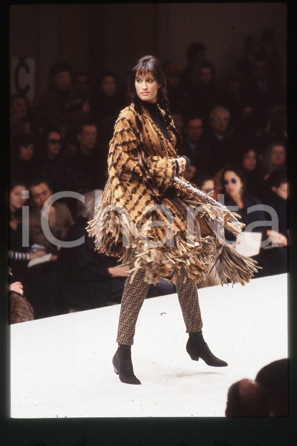 35mm vintage slide* 1994 MILANO - MODA Yasmeen GHAURI Canadian model  (41)