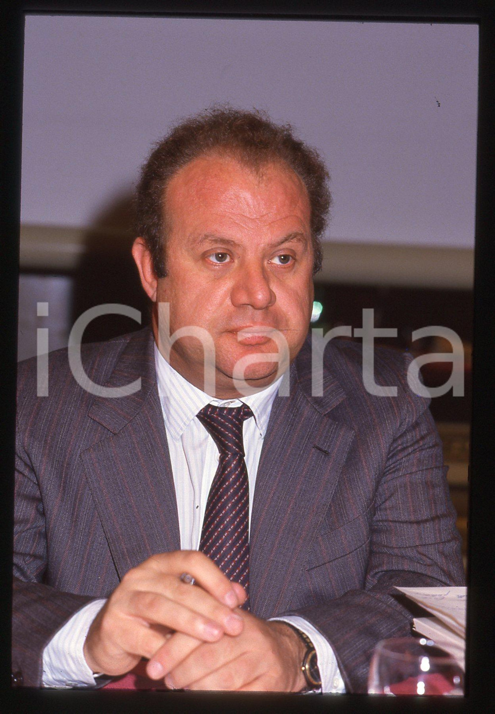 35mm vintage slide* 1985 ca MILANO Carlo VISCO GILARDI Ritratto politico PRI (1)  Diapositiva d'epoca, in formato 35 mm.CONDIZIONI: GOOD (lievi segni superficiali nella parte centrale) Tutti i diritti riservati.E' severamente vietata la riproduzione. ICharta mette in vendita, sul negozio eBay e in esclusiva sul sito "icharta" il proprio archivio composto da numerose diapositive e negativi fotografici d'epoca, tutti originali e autentici, che attraversano la storia del costume italiano tra gli la fine degli anni Sessanta e Novanta.Si tratta di uno sguardo inedito sull'attualit&agrave;, la politica, la vita quotidiana, il gossip e la cultura, che fotografa il cambiamento della nazione in quest'ultimo scorcio del XX secolo. Un'occasione unica per il mercato del collezionismo, che vede finalmente disponibile un archivio eccezionale per vastit&agrave;, tematiche e condizioni, in un settore (il negativo fotografico e la diapositiva) di assoluta novit&agrave; e dalle interessanti prospettive di investimento.  originale e autentica 1