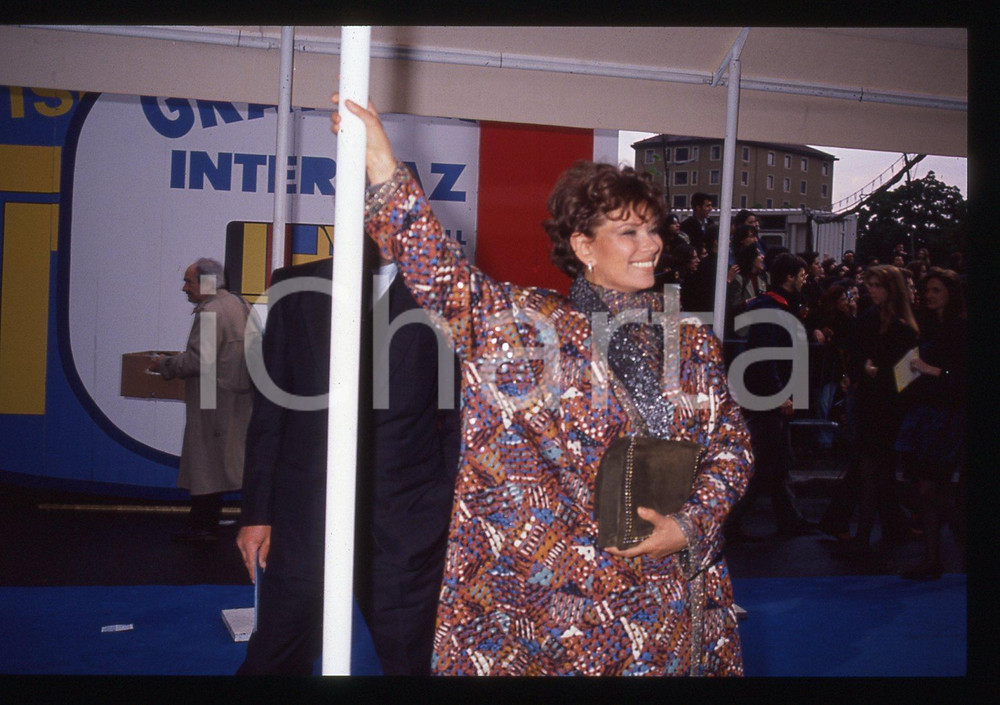 Fotografia d epoca originale 35mm vintage slide 1991 MILANO Lea MASSARI alla NOTTE DEI TELEGATTI Ritratto 1 1