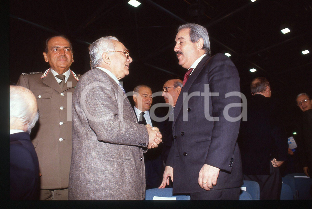 Fotografia d epoca originale 35mm vintage slide 1990 ITALIA Giovanni FALCONE Convegno POLIZIA  Ritratto 2 1