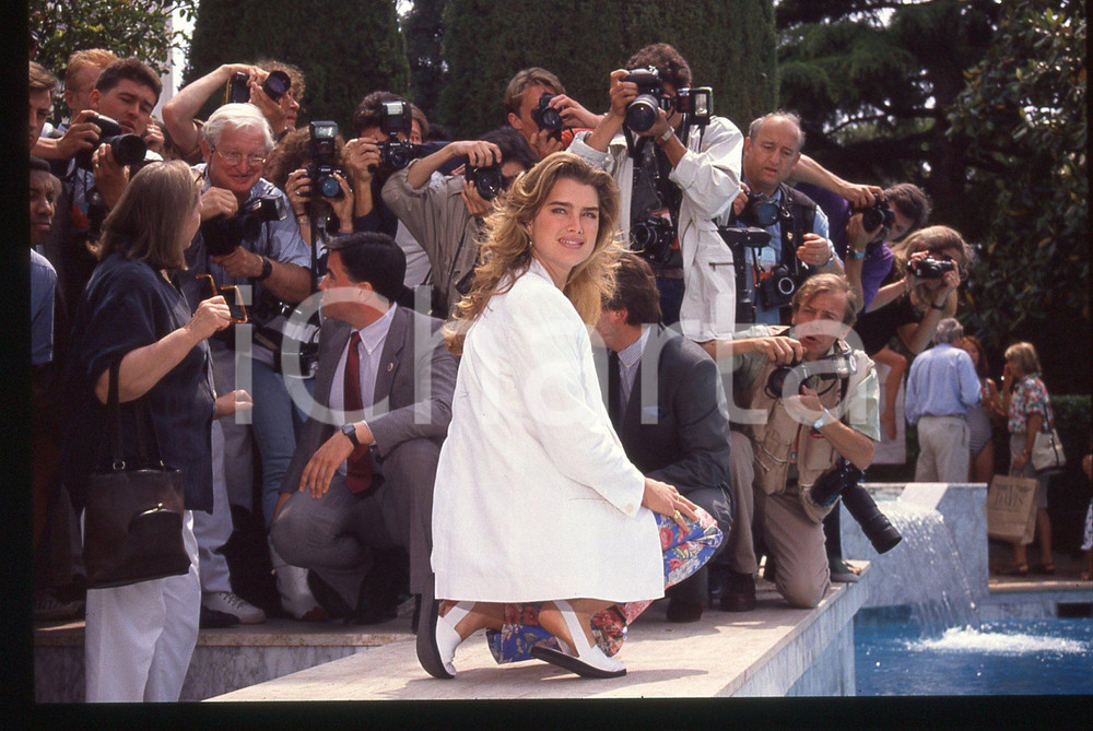 35mm vintage slide* 1990 FESTIVAL DI CANNES Brooke SHIELDS - Photocall (23)