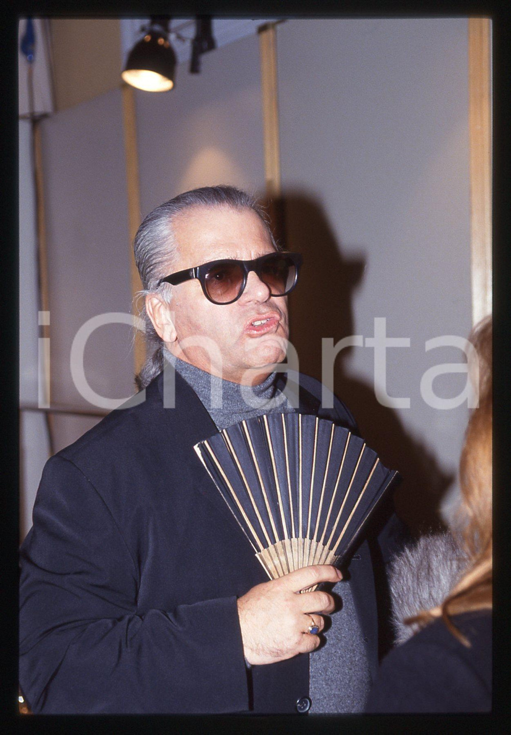 35mm vintage slide* 1993 MILANO Karl LAGERFELD per collezione FENDI - Ritratto 2