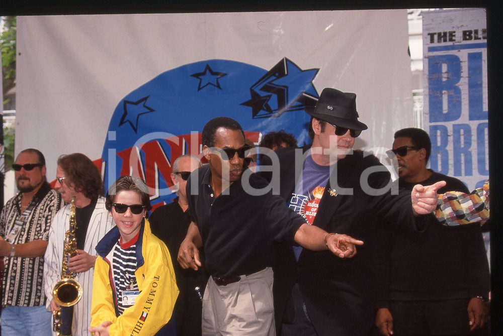 35mm vintage slide* 1998 CANNES Dan AYKROYD Joe MORTON J. Evan BONIFANT (2)