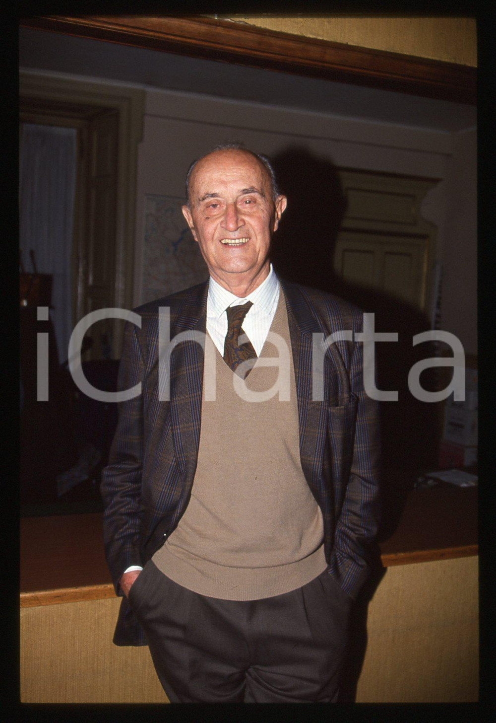 35mm vintage slide* 1990 ca MILANO Gaetano TUMIATI Ritratto del giornalista (3)