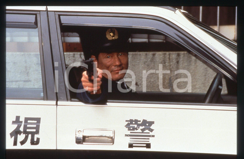 Fotografia d epoca originale 35mm vintage slide 1997 HANABI Takeshi KITANO in una scena del film 1 1