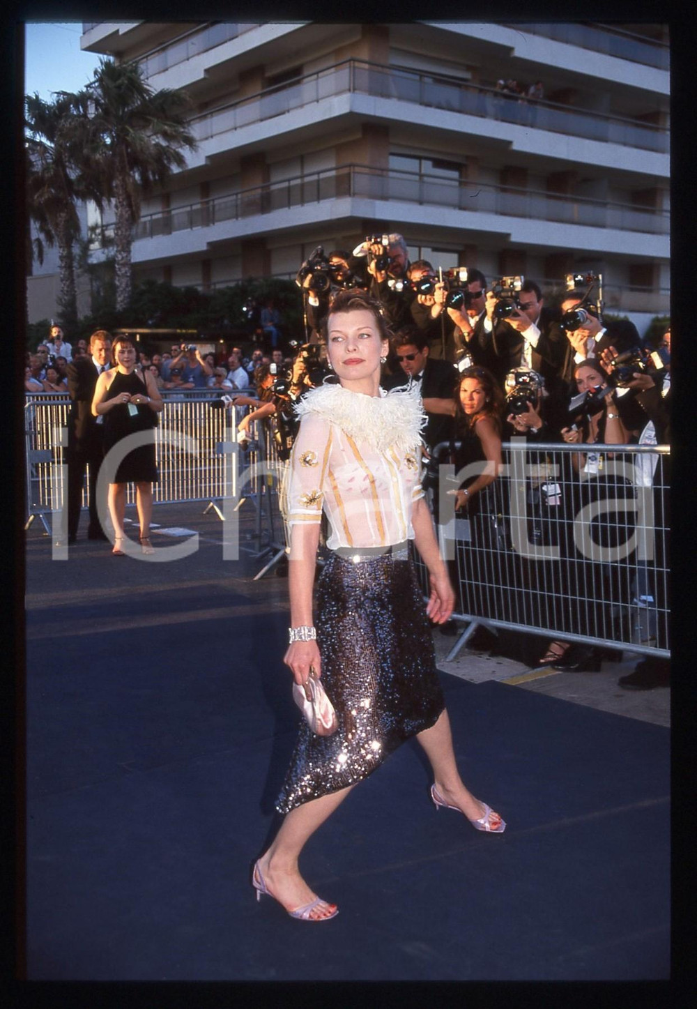 35mm vintage slide* 2000 FESTIVAL DI CANNES Milla JOVOVICH - Photocall (1)