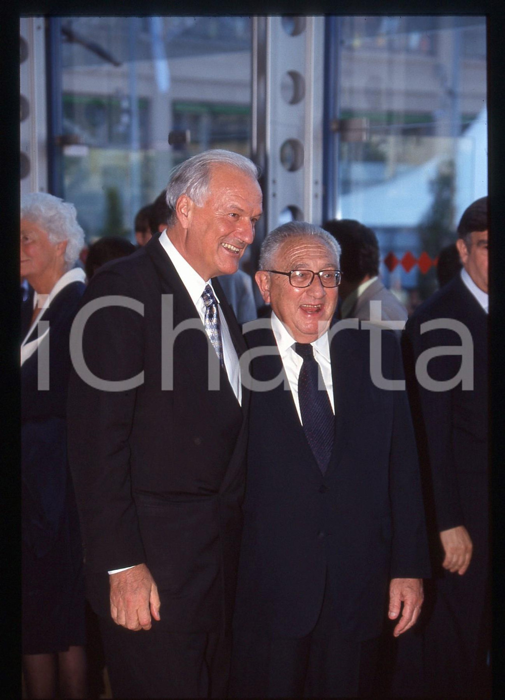 Fotografia d epoca originale 35mm vintage slide 1999 TORINO Henry KISSINGER Paolo FRESCO  Centenario FIAT 1 1
