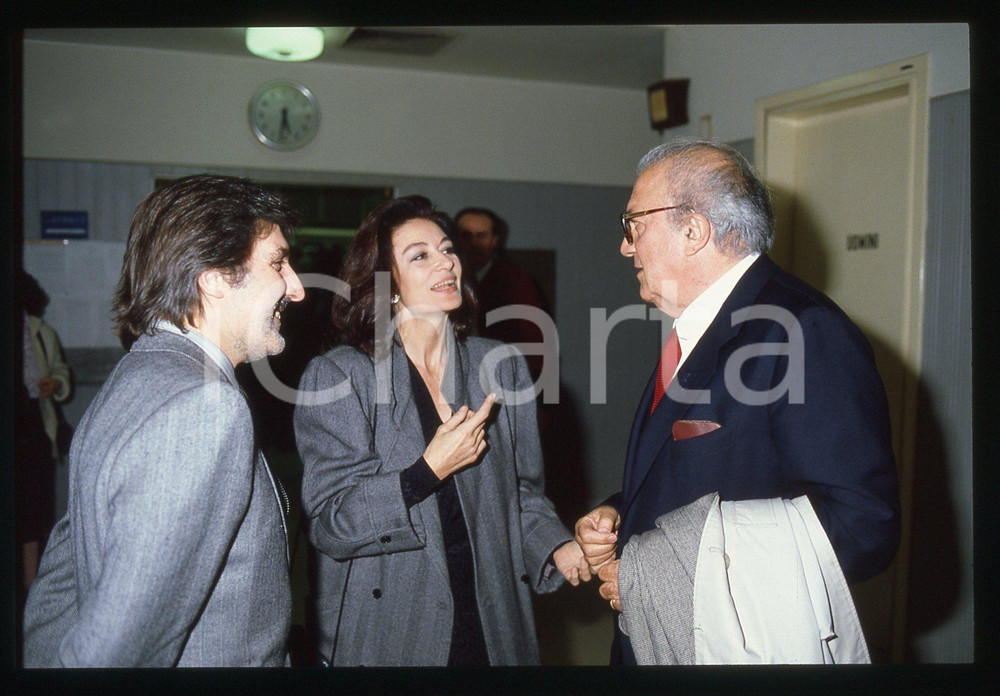 Fotografia d epoca originale 35mm vintage slide 1983 RAI 2 Federico FELLINI Anouk Aimée Emanuel UNGARO 2 1