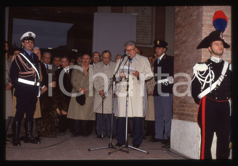 35mm vintage slide* 1993 RIMINI Sergio ZAVOLI - Funerale di Federico FELLINI (1)