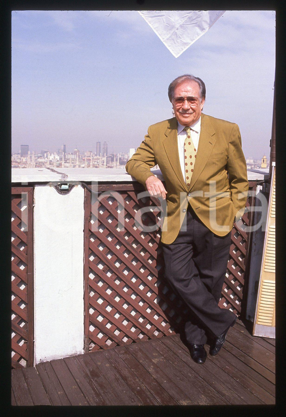 35mm vintage slide* 1989 MILANO Ugo TOGNAZZI alla TERRAZZA MARTINI - Ritratto *3