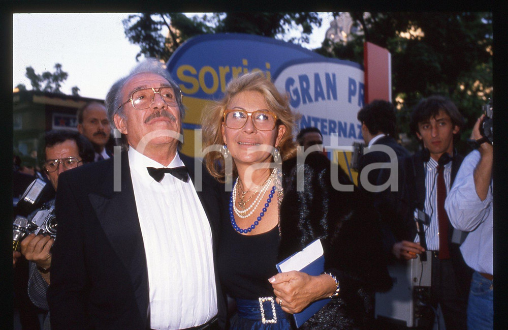 35mm vintage slide* 1987 MILANO Ugo TOGNAZZI Franca BETTOJA ai TELEGATTI (2)