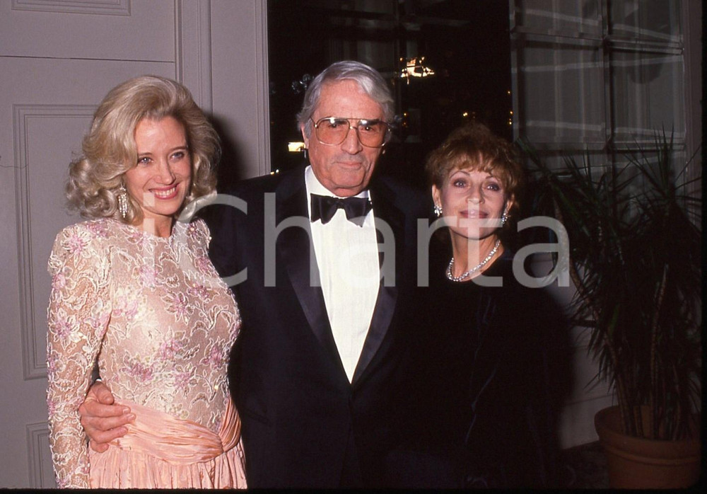 35mm vintage slide* 1989 BEVERLY HILLS Gregory e Veronique PECK Sally KIRKLAND 1