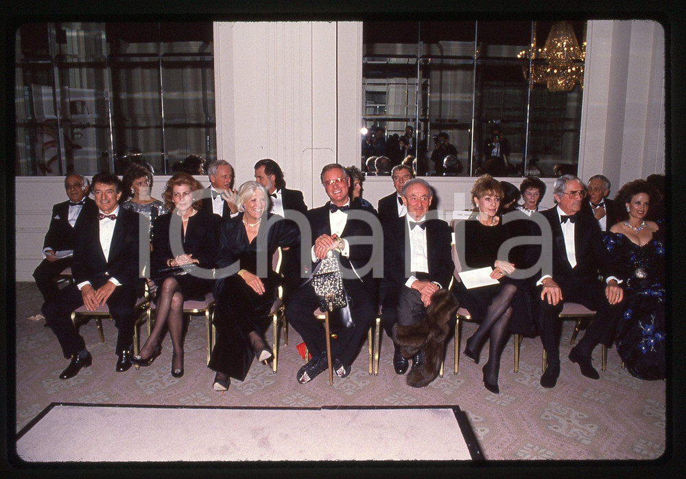 35mm vintage slide* 1989 BEVERLY HILLS Larry HAGMAN Gregory e Veronique PECK (4)