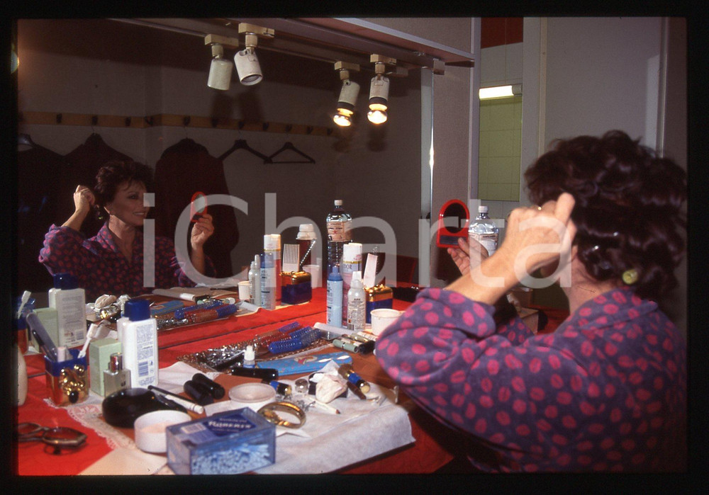 35mm vintage slide* 1990 ca CINEMA Giovanna RALLI in camerino - Ritratto (11)