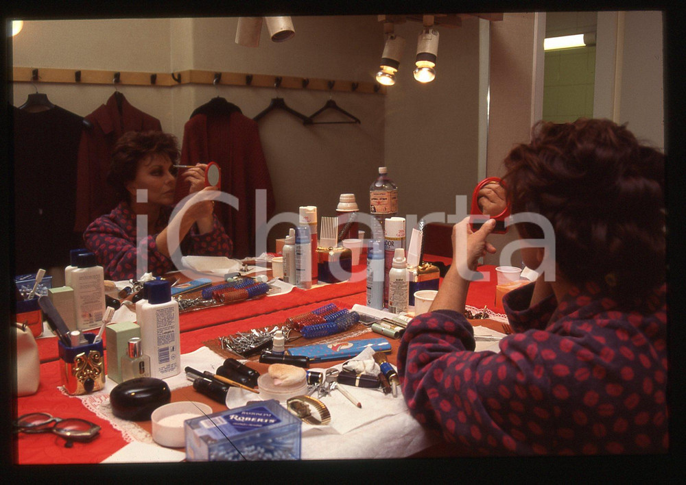 35mm vintage slide* 1990 ca CINEMA Giovanna RALLI in camerino - Ritratto (12)