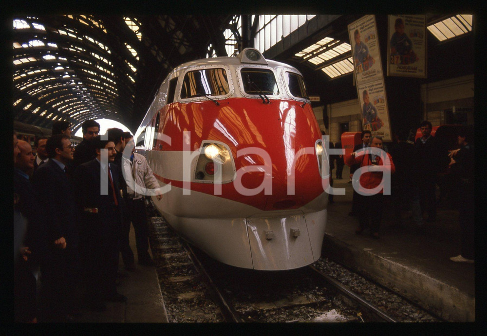 35mm vintage slide* 1990 ca MILANO Stazione Centrale - Treno PENDOLINO ETR.450 6