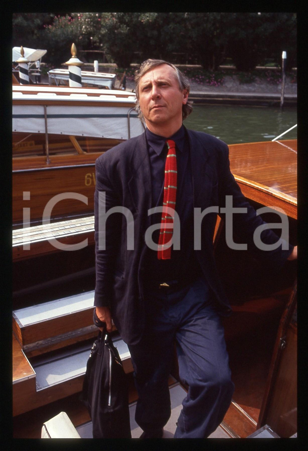 35mm vintage slide* 1987 VENEZIA Peter GREENAWAY in motoscafo - Ritratto (2)