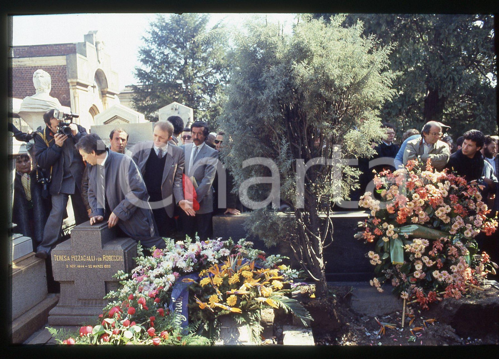 35mm vintage slide* 1986 MILANO Funerale Michele SINDONA *Cimitero Monumentale 5