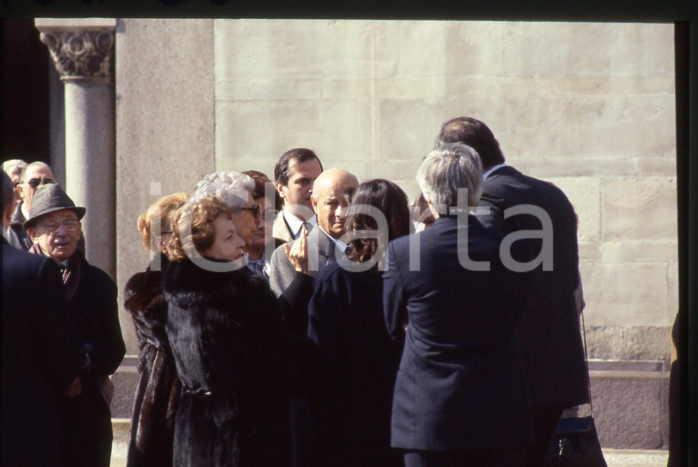 35mm vintage slide* 1986 MILANO Caterina CILIO al Funerale di Michele SINDONA *4