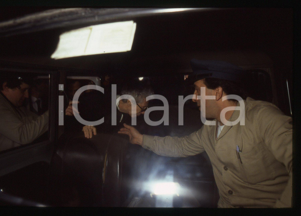 35mm vintage slide* 1986 MILANO Caterina CILIO al Funerale di Michele SINDONA *7