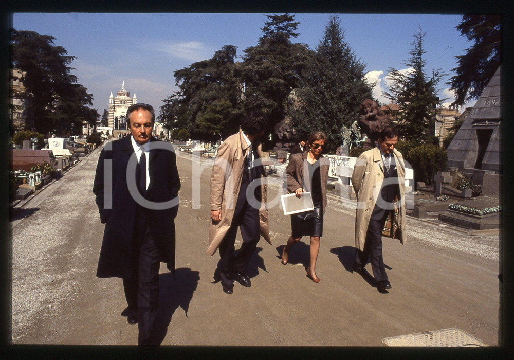 35mm vintage slide* 1986 MILANO Funerale Michele SINDONA Marco ed Enio SINDONA 2