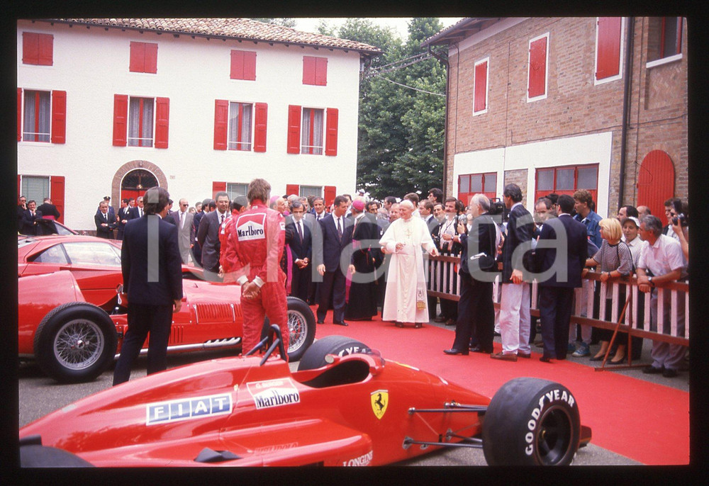 Fotografia d epoca originale 35mm vintage slide 1988 FIORANO MO GIOVANNI PAOLO II con FERRARI F187/88 C 1 1