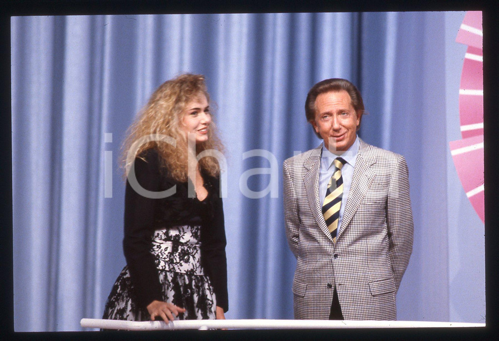 35mm vintage slide* 1989 CANALE 5 Mike BONGIORNO Ylenia CARRISI - Ritratto (1)
