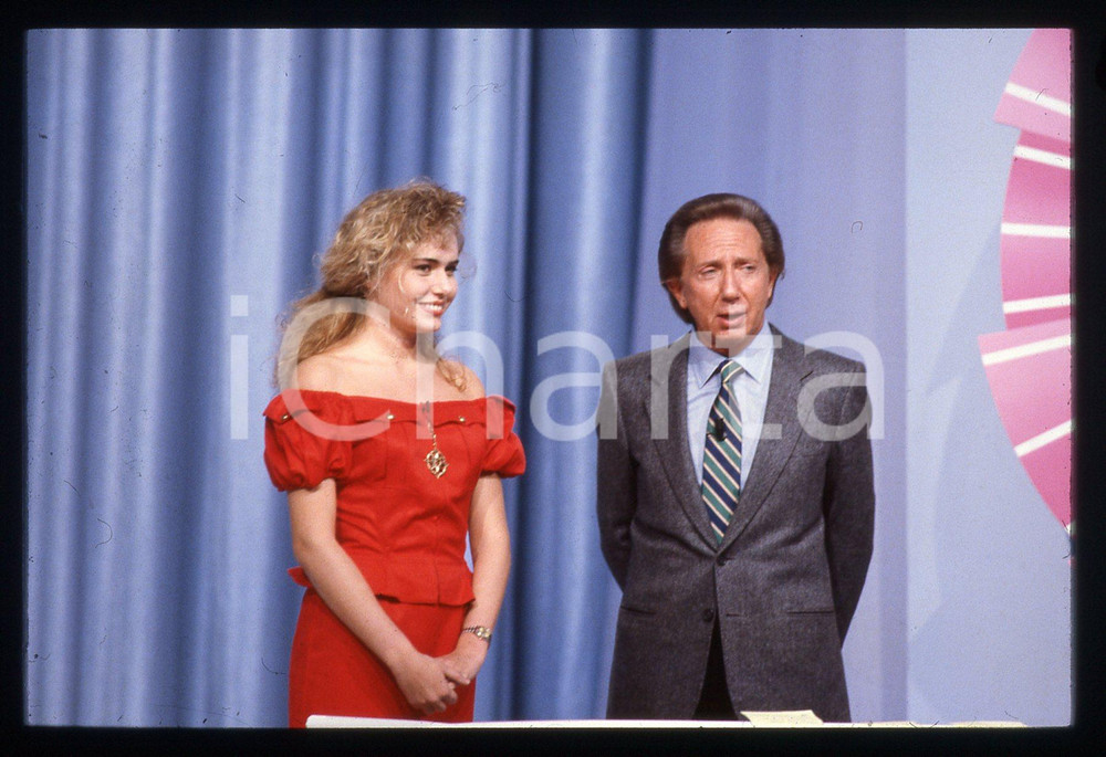 35mm vintage slide*1989 LA RUOTA DELLA FORTUNA Mike BONGIORNO Ylenia CARRISI (3)