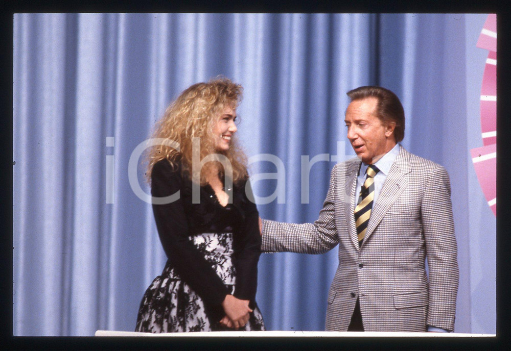 35mm vintage slide* 1989 CANALE 5 Mike BONGIORNO Ylenia CARRISI - Ritratto (5)