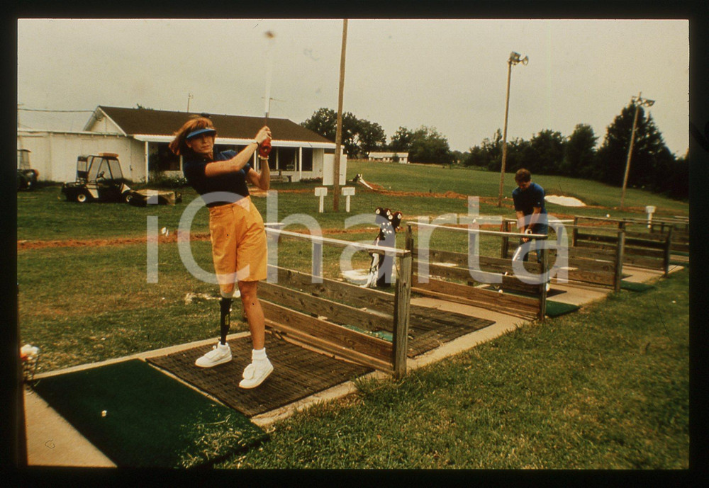 Fotografia d epoca originale 35mm vintage slide 1985 ca COSTUME  Ivy GUNTER gioca a golf  Ritratto 2 1