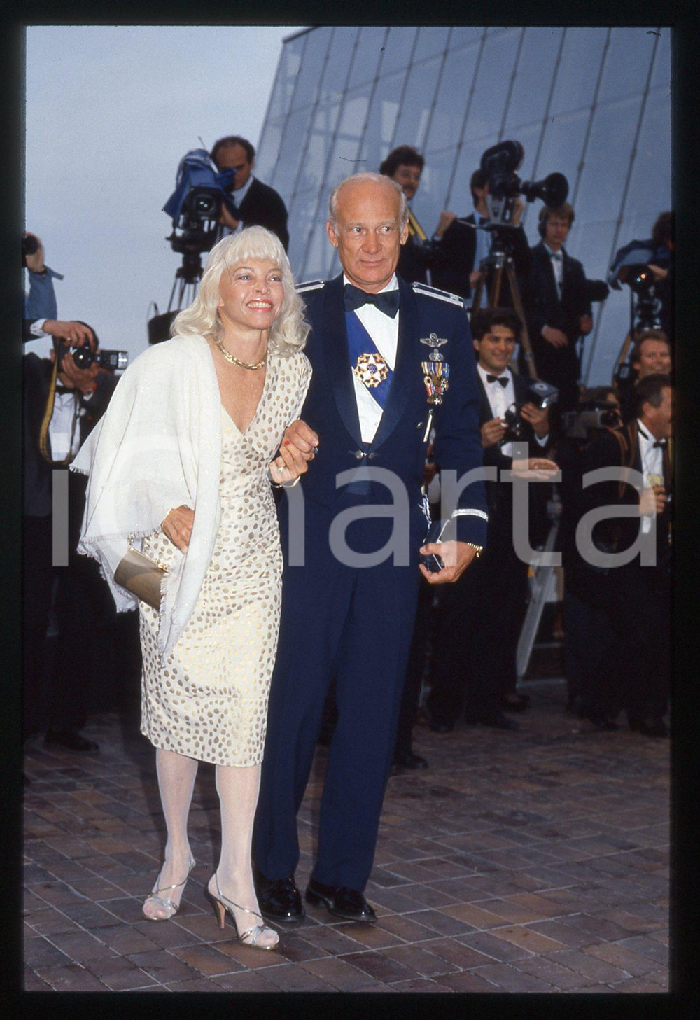 35mm vintage slide* 1995 ca FESTIVAL CANNES - Buzz ALDRIN e Lois DRIGGS CANNON