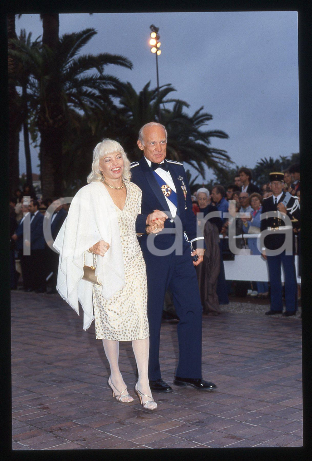 35mm vintage slide* 1995 ca FESTIVAL CANNES - Buzz ALDRIN e Lois DRIGGS CANNON 2