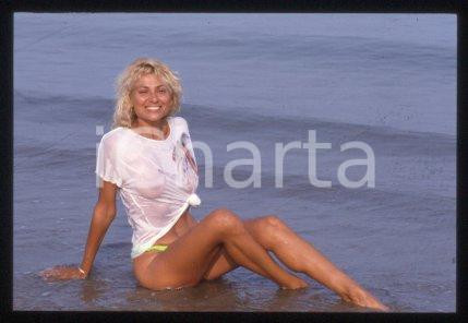 35mm vintage slide* 1985 ca ITALIA Rossella GARDINI in costume da bagno (64)