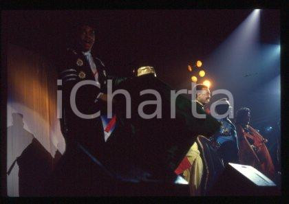 35mm vintage slide* 1993 ca MILAN - American band EARTH, WIND & FIRE (69)