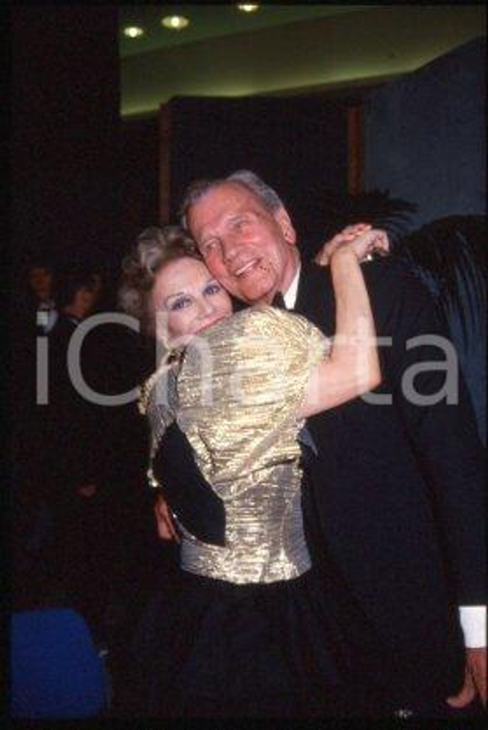 35mm vintage slide* 1981 ca CANNES Joseph COTTEN and wife Patricia MEDINA (41)