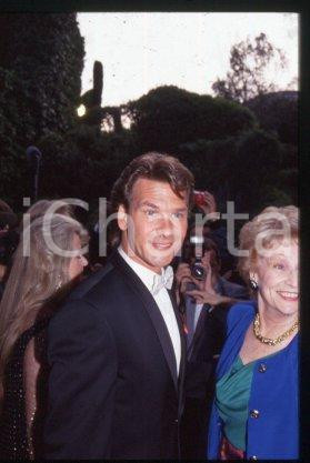 35mm vintage slide* 1990 ca CINEMA Patrick SWAYZE and mother Patsy SWAYZE (8)