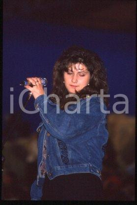 35mm vintage slide* 1990 MILAN Neapolitan singer of "FAVOLANDO" Rosè CRISCI (3)