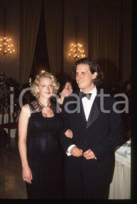 35mm vintage slide* 1997 CINEMA actress Elisabeth SHUE & Davis GUGGENHEIM (15)