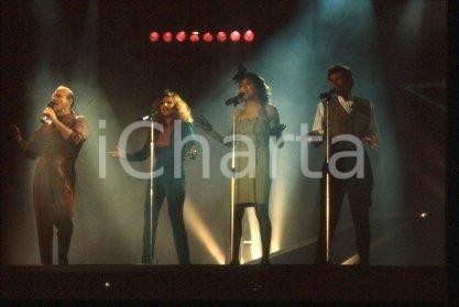 35mm vintage slide* 1988 ca PALAROCK a concert of THE MANHATTAN TRANSFER (68)