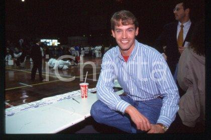 35mm vintage slide*  1990 ca MILANO IL RAGAZZO DAL KIMONO D'ORO - Ron WILLIAMS 5