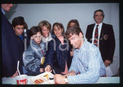 35mm vintage slide* 1990 ca MILANO IL RAGAZZO DAL KIMONO D'ORO - Ron WILLIAMS 31