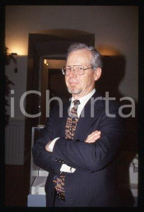 35mm vintage slide* 1999 ca MILAN economist & professor Oliver WILLIAMSON (6)