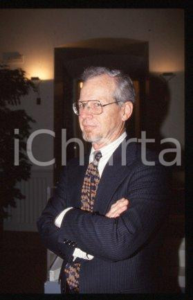35mm vintage slide* 1999 ca MILAN economist & professor Oliver WILLIAMSON (9)