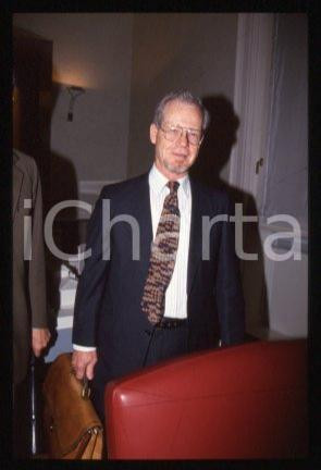 35mm vintage slide* 1999 ca MILAN economist & professor Oliver WILLIAMSON (11)