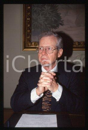35mm vintage slide* 1999 ca MILAN economist & professor Oliver WILLIAMSON (17)