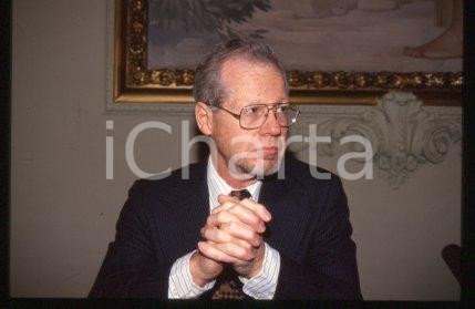 35mm vintage slide* 1999 ca MILAN economist & professor Oliver WILLIAMSON (19)