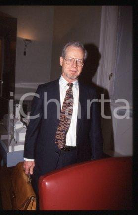 35mm vintage slide* 1999 ca MILAN economist & professor Oliver WILLIAMSON (22)