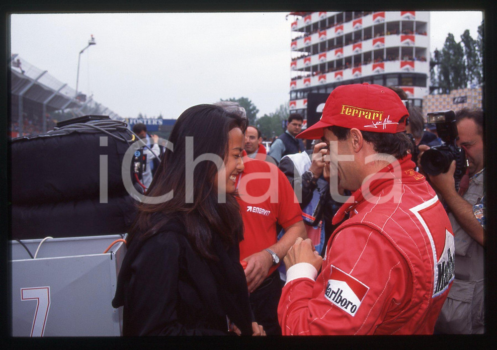 35mm vintage slide* 1995 GP SAN MARINO Jean ALESI con Kumiko GOTO 