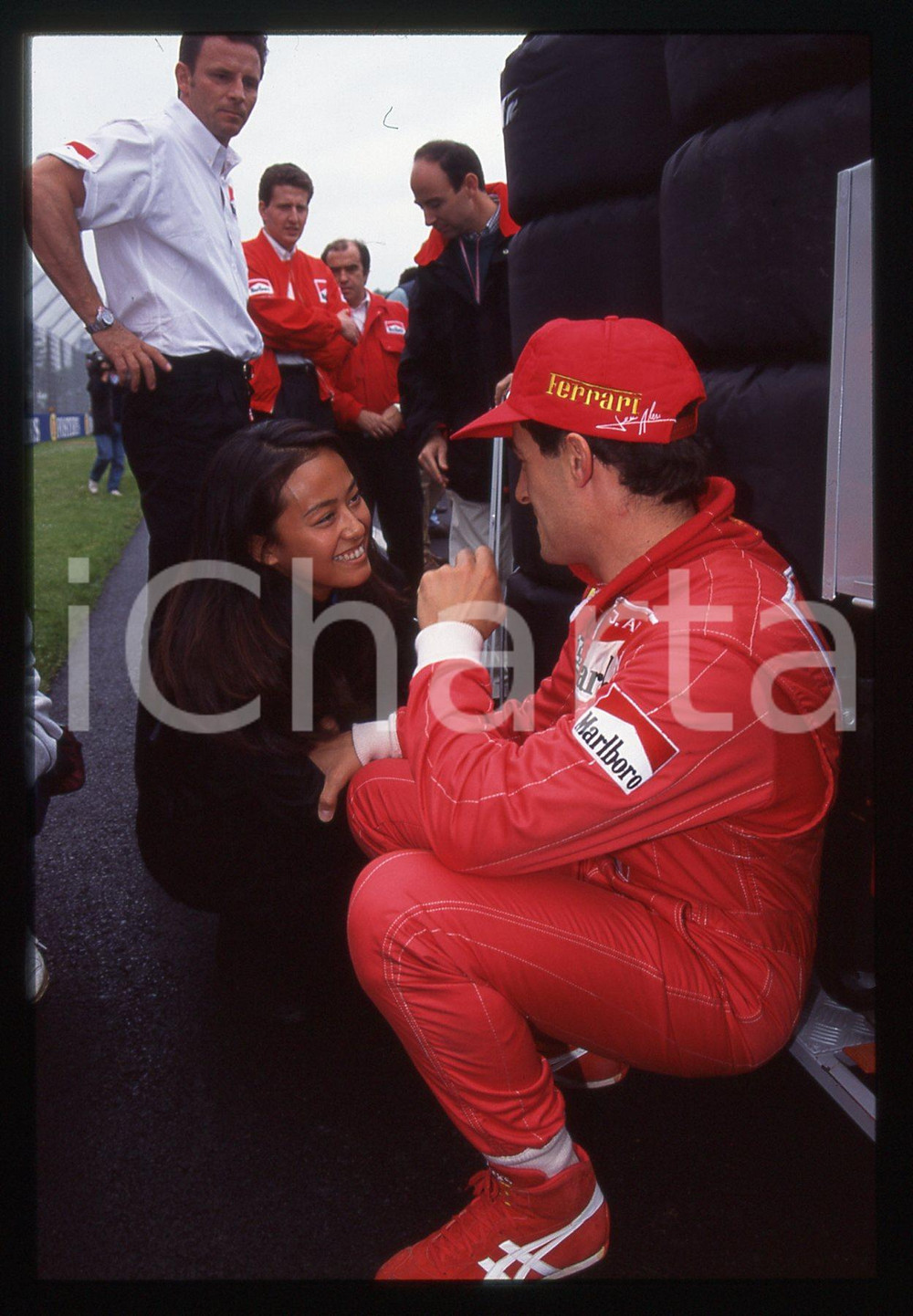35mm vintage slide* 1995 GP SAN MARINO Jean ALESI con Kumiko GOTO (2)